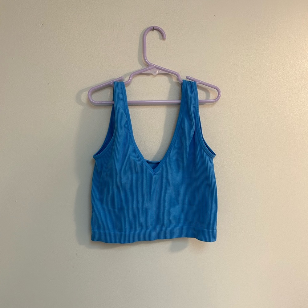 Colsie ribbed racecar blue top.